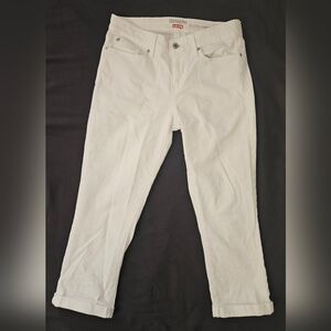 Levi's Women's Levi's Modern Crop White Jeans.  Size 6.  Waist 28"